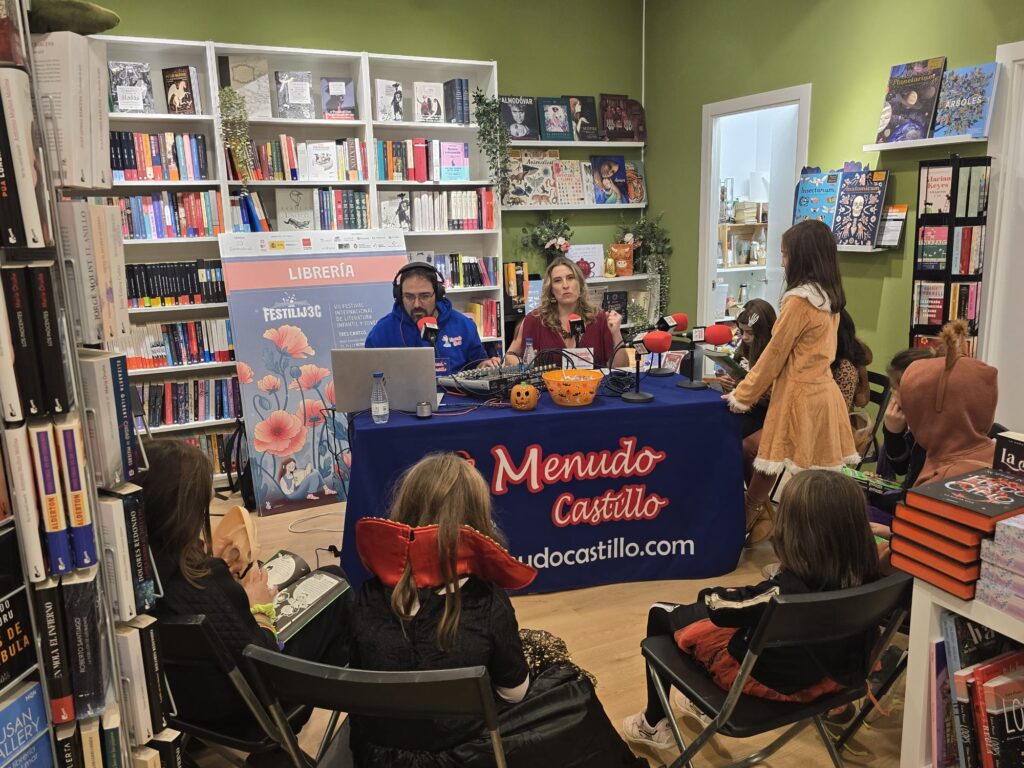 Celebrar Halloween en Menudo Castillo siempre es una aventura alucinante. 10 peques de Tres Cantos lo vivieron ayer con nosotros