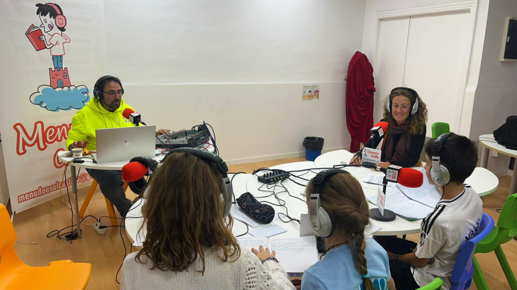 Un momento de la grabación del Menudo Castillo 615, con María Crespi.