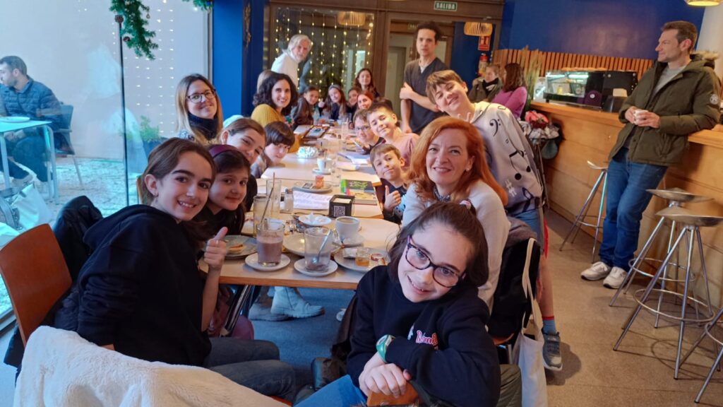 Un desayuno entre amigos delicioso. Otra maravillosa experiencia, como casi todas las que intentamos vivir en Menudo Castillo.