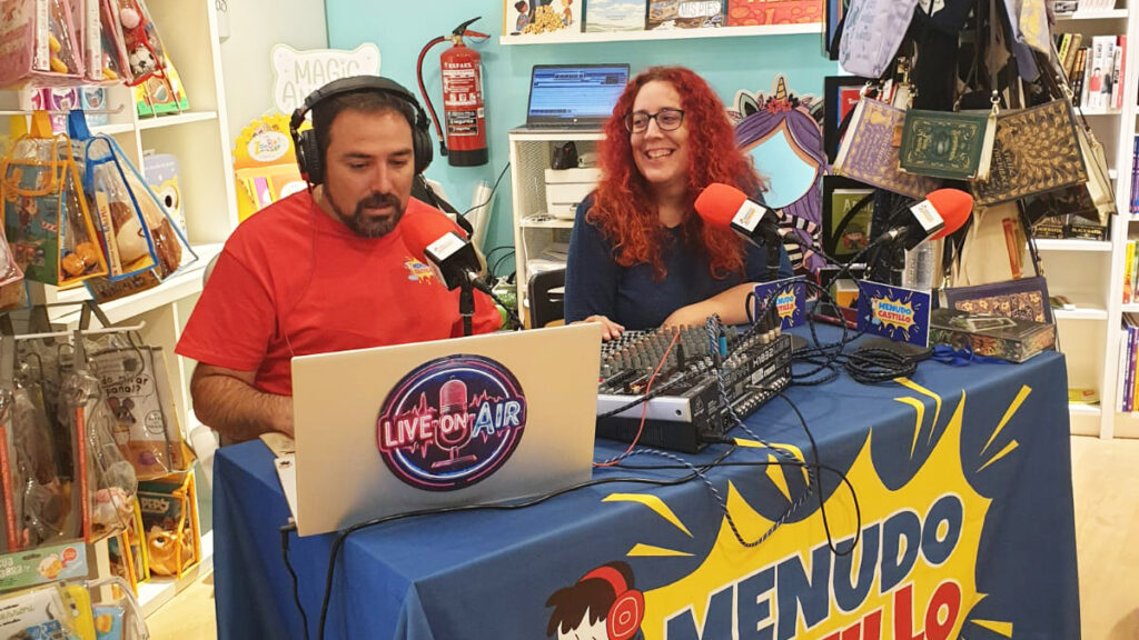 Elena Martínez Blanco presenta Serendipias de Tinta en Menudo Castillo