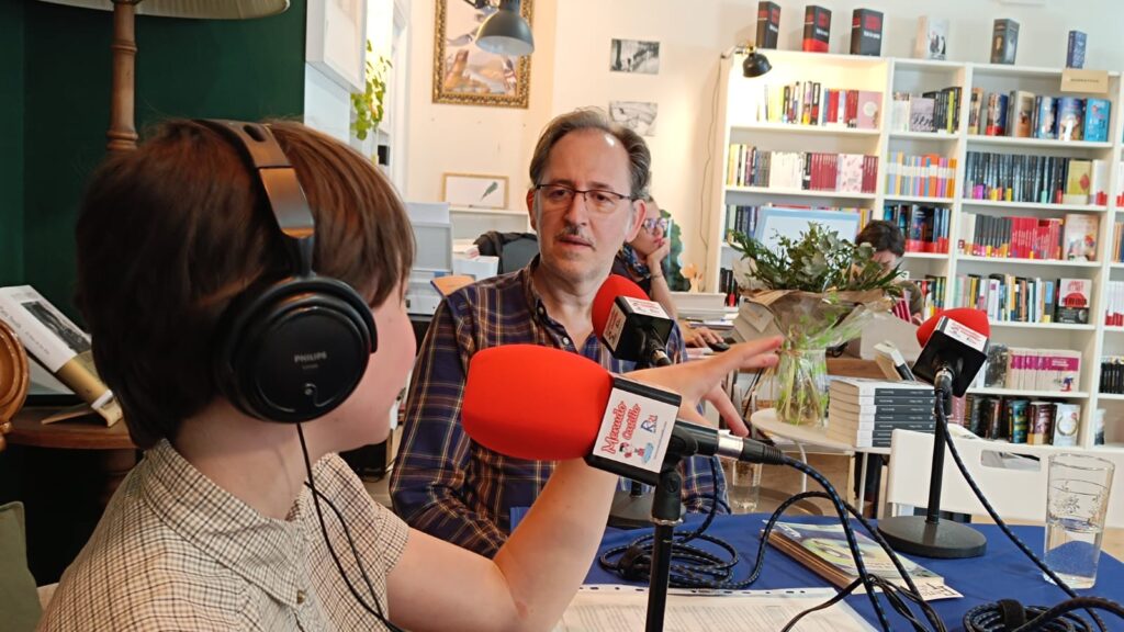 Escuchar mejor es una herramienta para la radio y para la vida