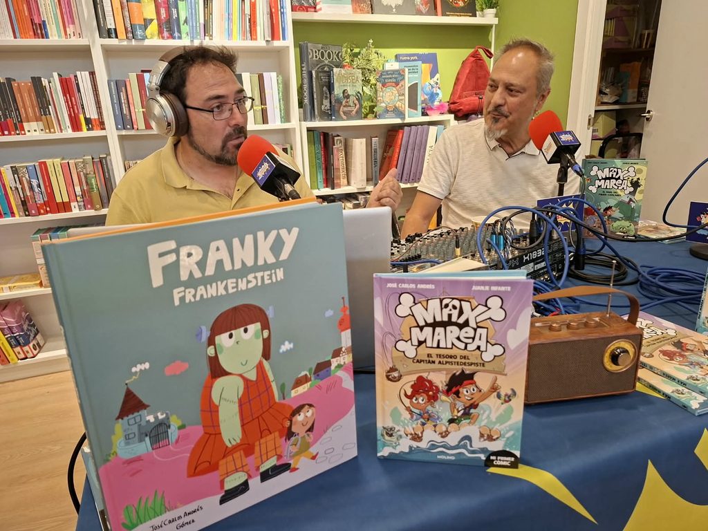 Un momento del programa realizado en la Librería Serendipias, de Tres Cantos.